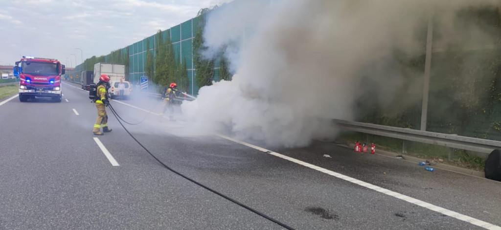 Samochód spłonął na autostradzie A1