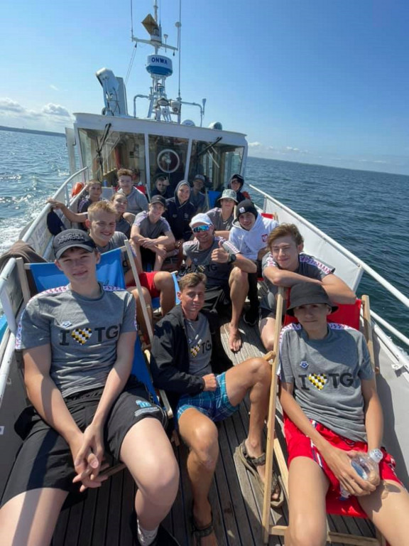 Wpław z Helu do Gdyni. Zawodnicy MKS Park Wodny dali radę!