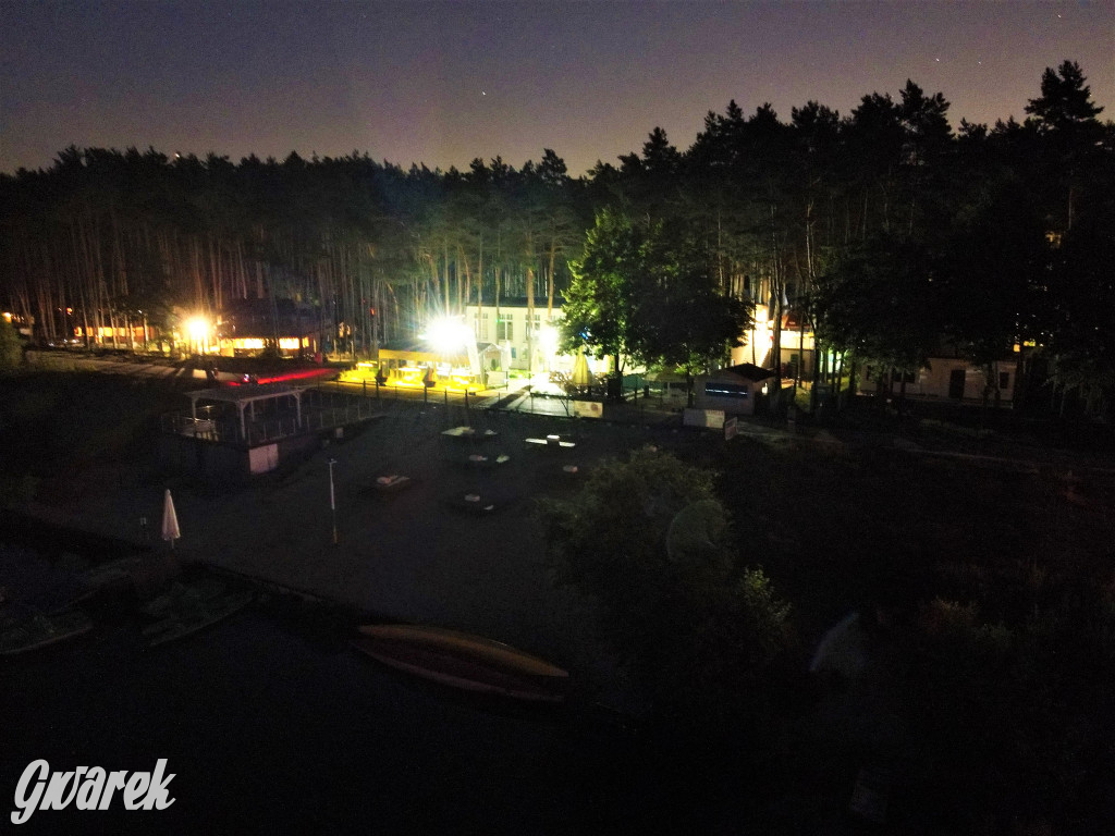 Zalew Nakło-Chechło w letni wieczór