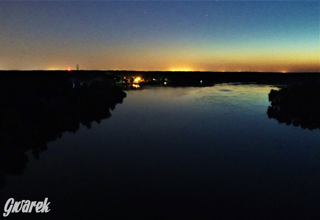 Zalew Nakło-Chechło w letni wieczór