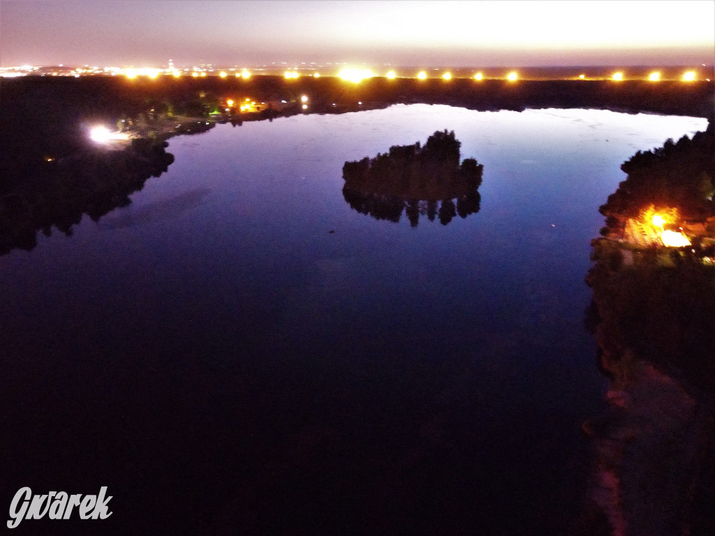 Zalew Nakło-Chechło w letni wieczór