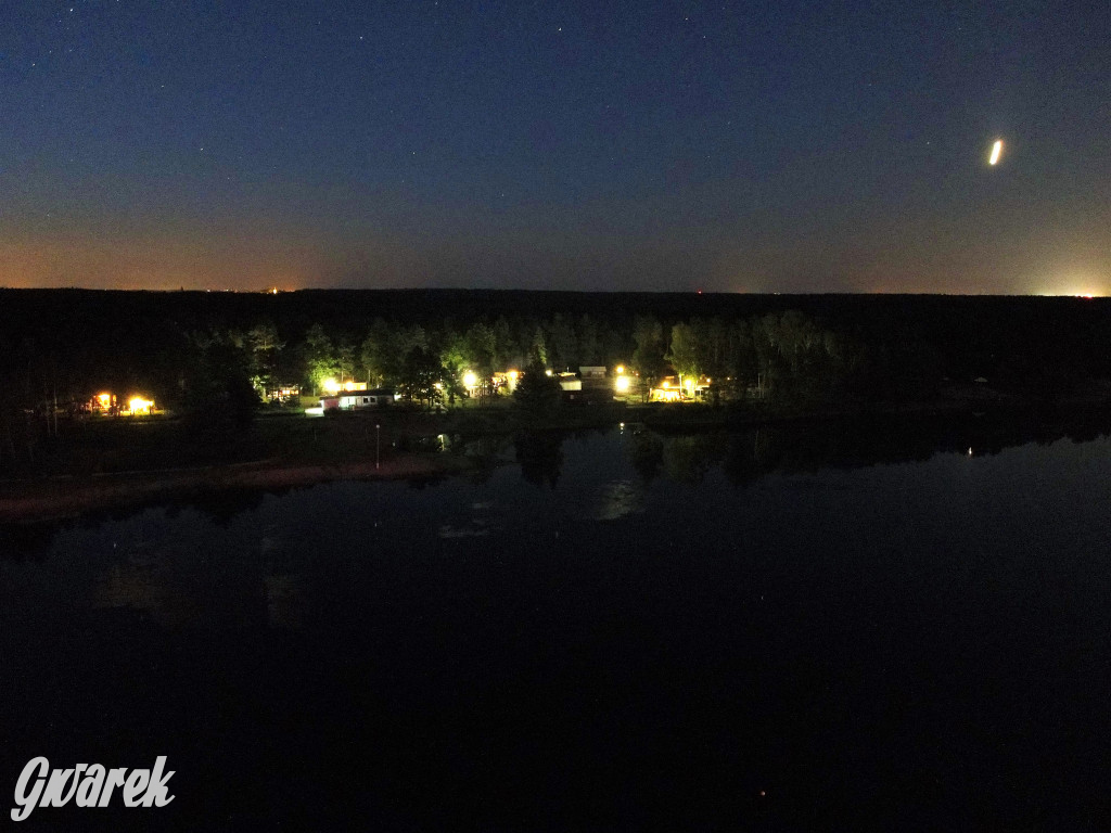 Zalew Nakło-Chechło w letni wieczór
