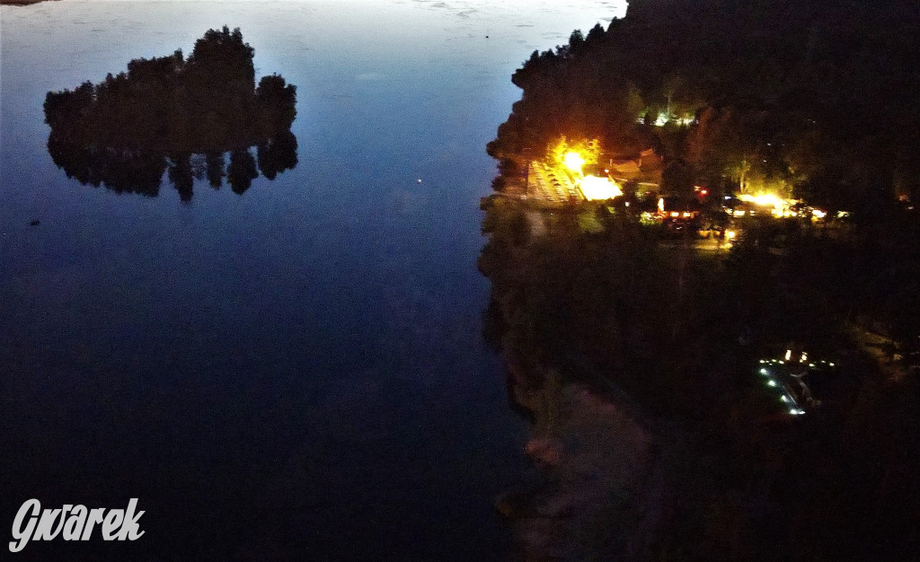 Zalew Nakło-Chechło w letni wieczór