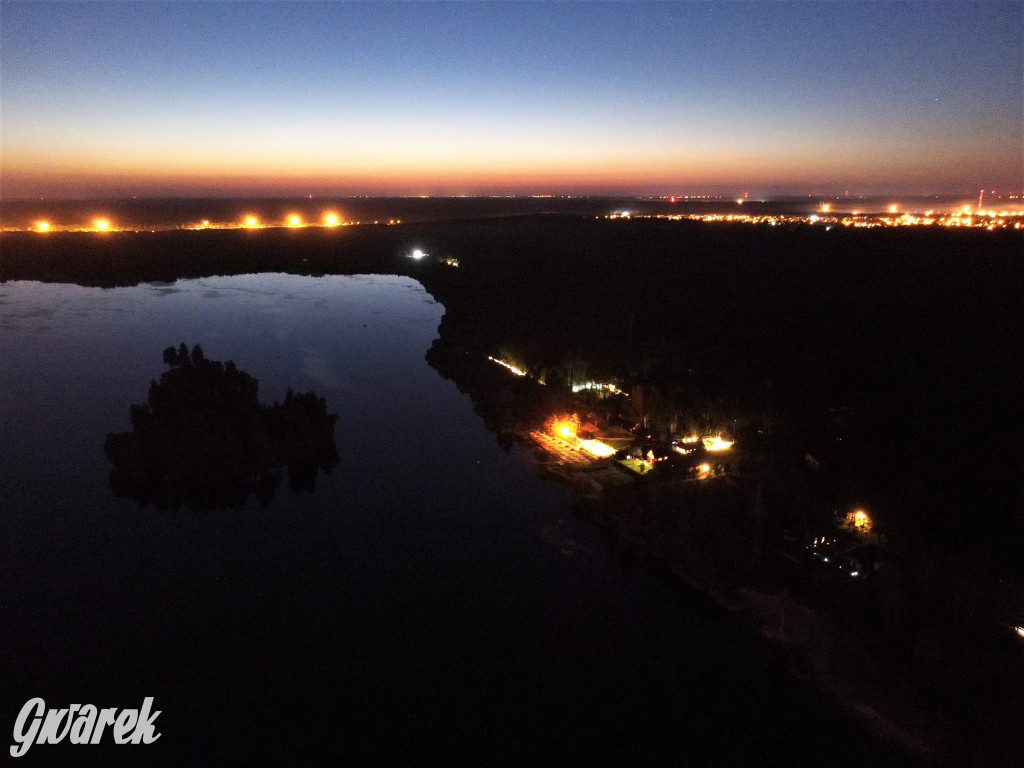 Zalew Nakło-Chechło w letni wieczór