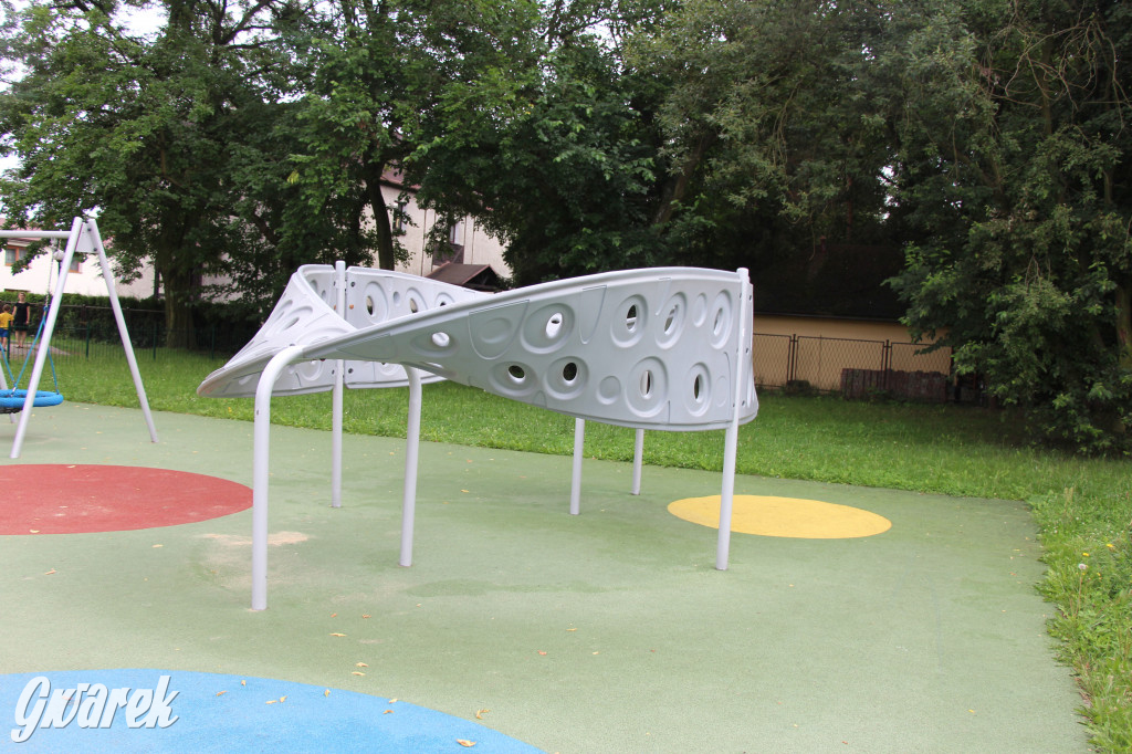 Plac zabaw z gwarkami i wagonikami