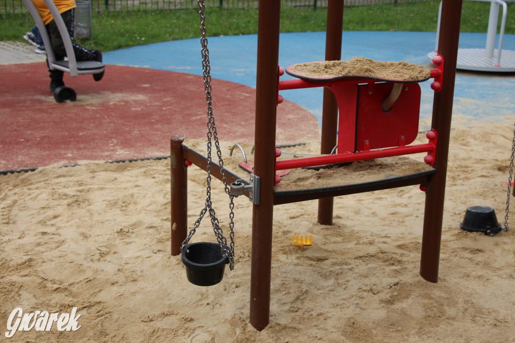 Plac zabaw z gwarkami i wagonikami