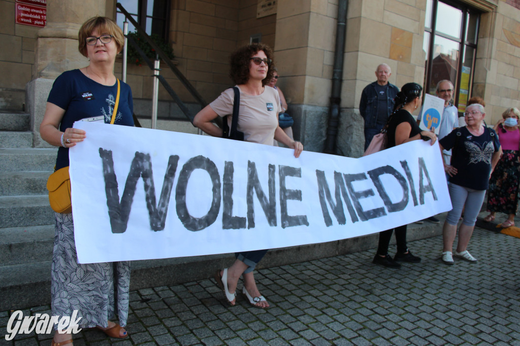 Tarnowskie Góry. Protest w obronie wolnych mediów