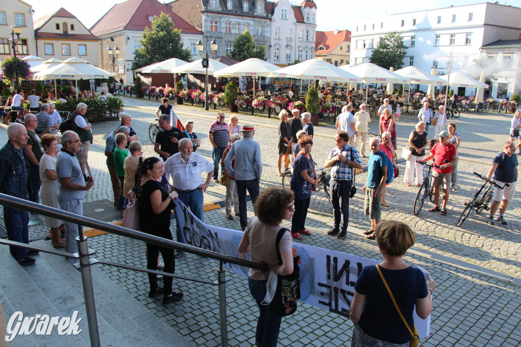Tarnowskie Góry. Protest w obronie wolnych mediów