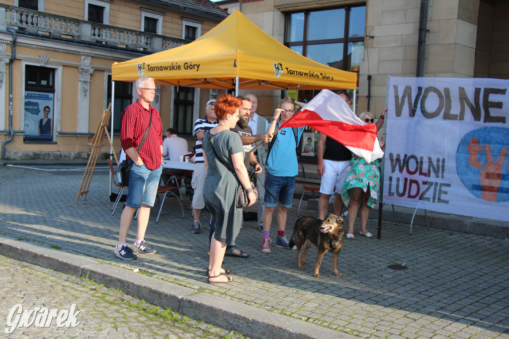 Tarnowskie Góry. Protest w obronie wolnych mediów