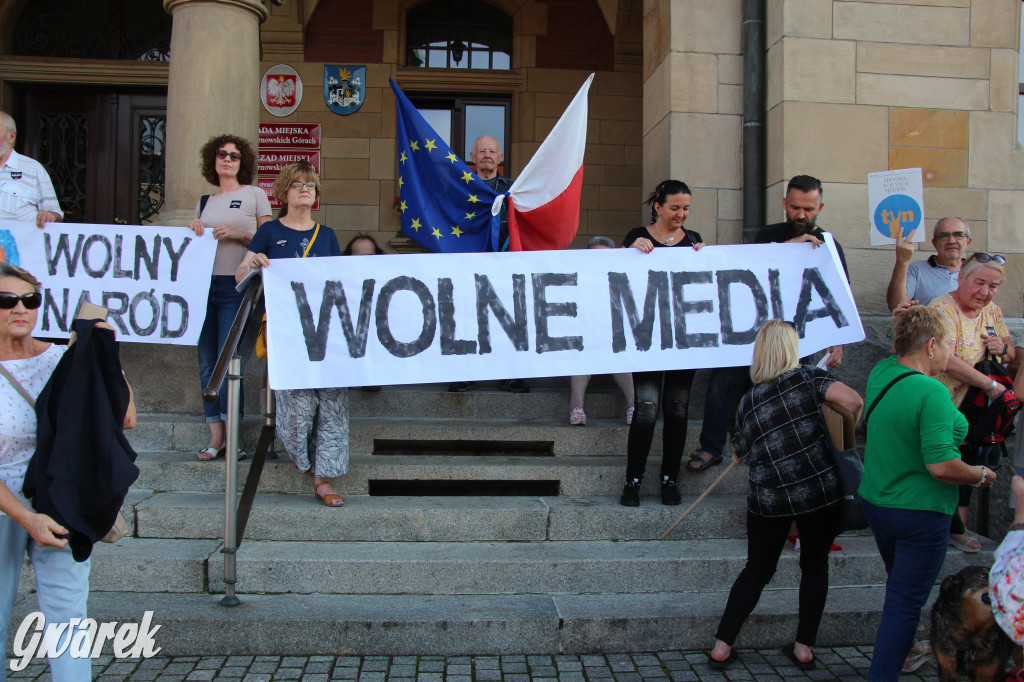 Tarnowskie Góry. Protest w obronie wolnych mediów