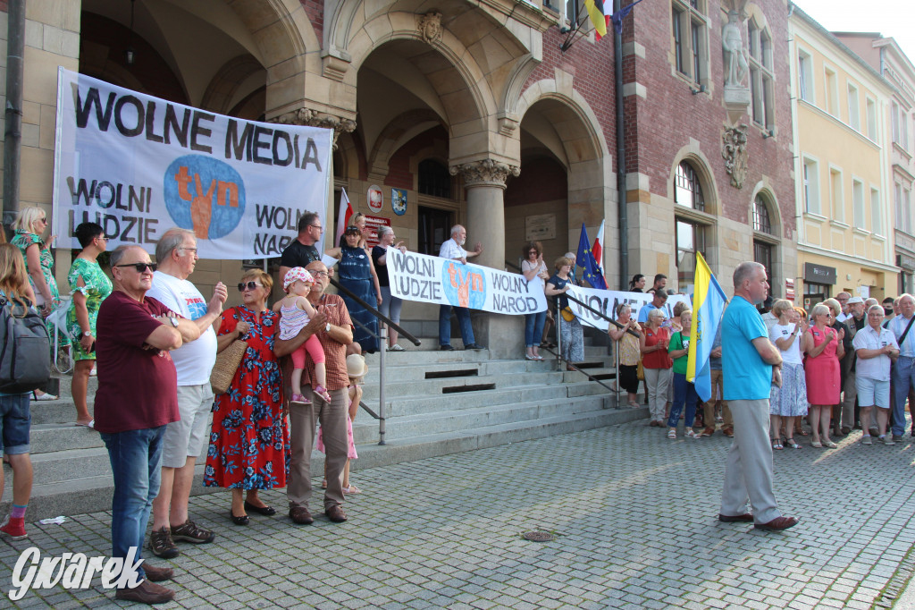 Tarnowskie Góry. Protest w obronie wolnych mediów