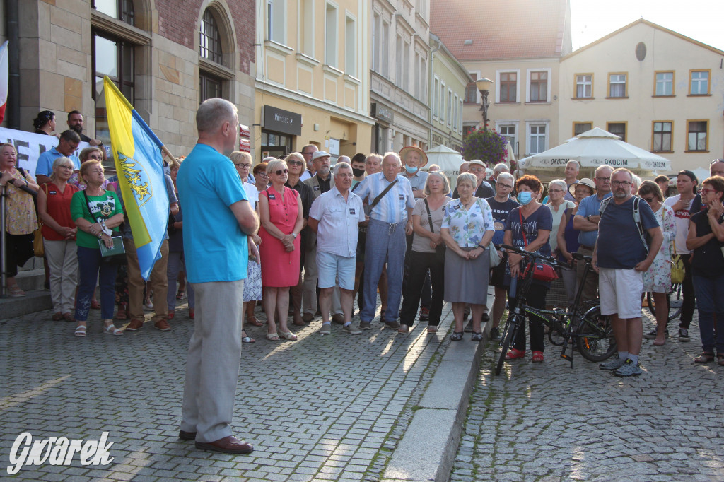 Tarnowskie Góry. Protest w obronie wolnych mediów