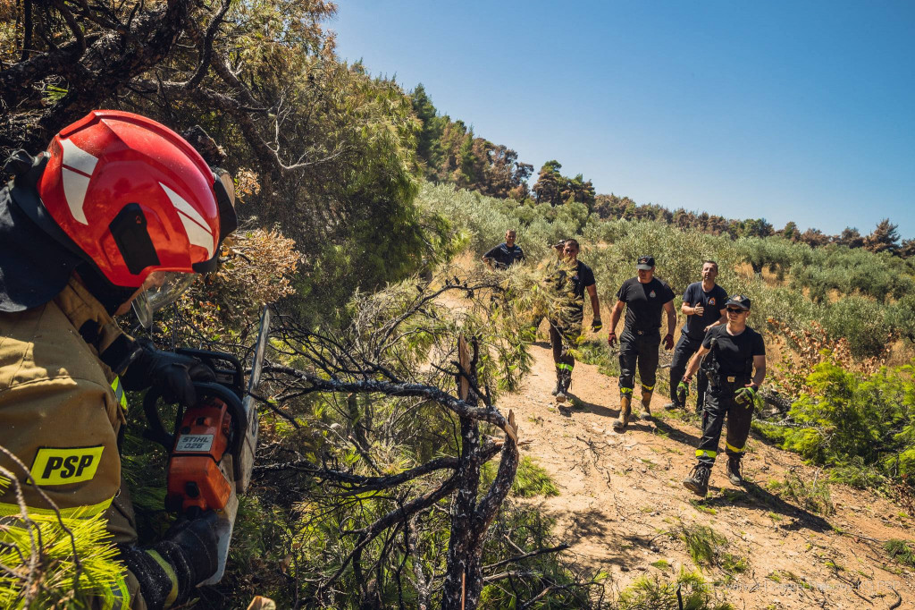 Strażacy w Grecji w obiektywie Piotra Zwarycza