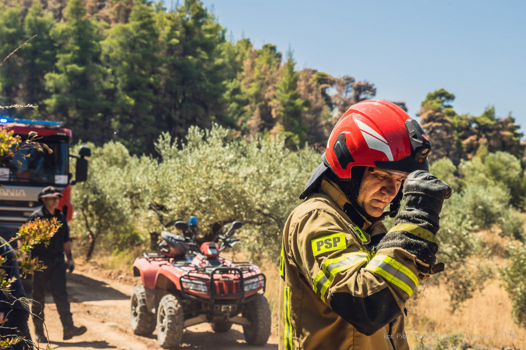 Strażacy w Grecji w obiektywie Piotra Zwarycza
