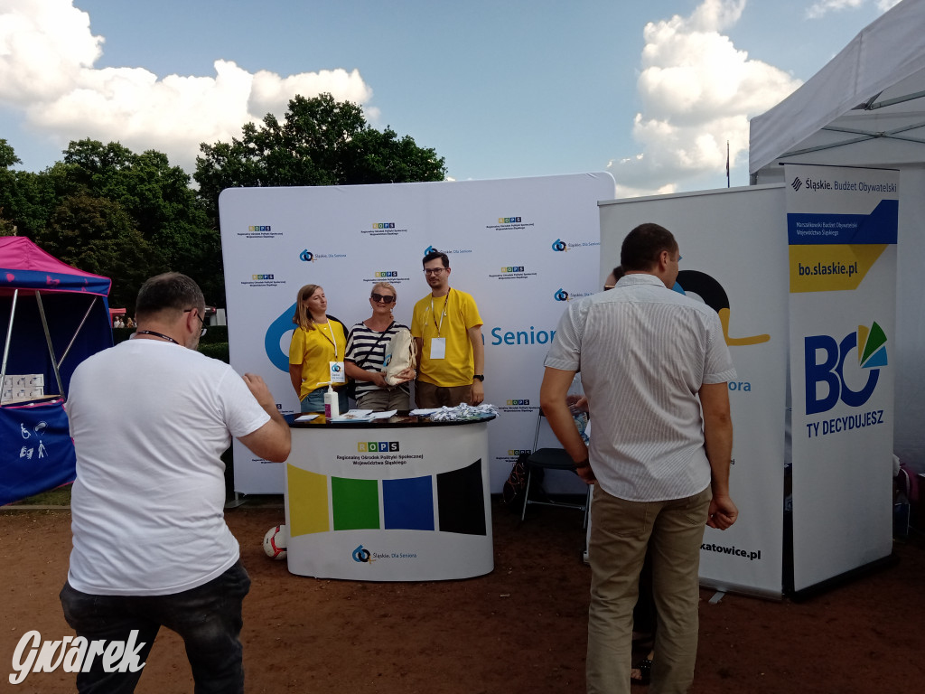 MIasteczko zdrowia w świerklanieckim parku