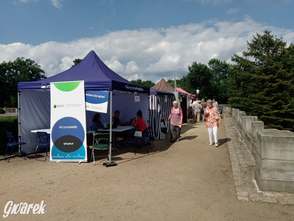 MIasteczko zdrowia w świerklanieckim parku