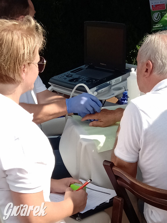 MIasteczko zdrowia w świerklanieckim parku