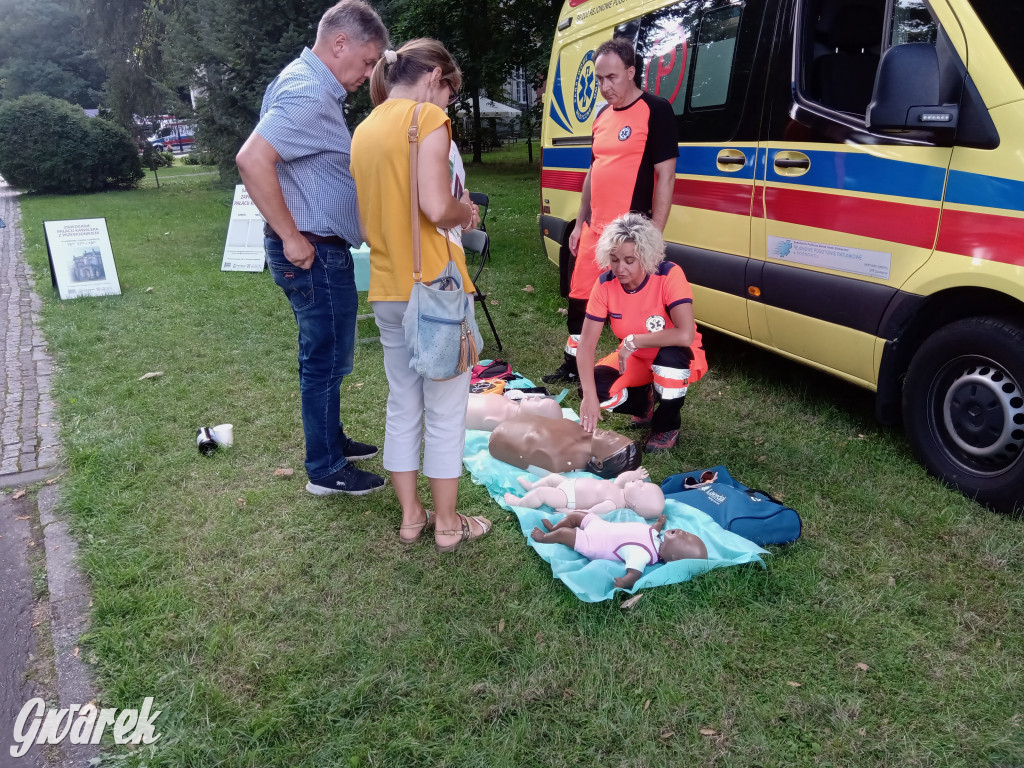 MIasteczko zdrowia w świerklanieckim parku