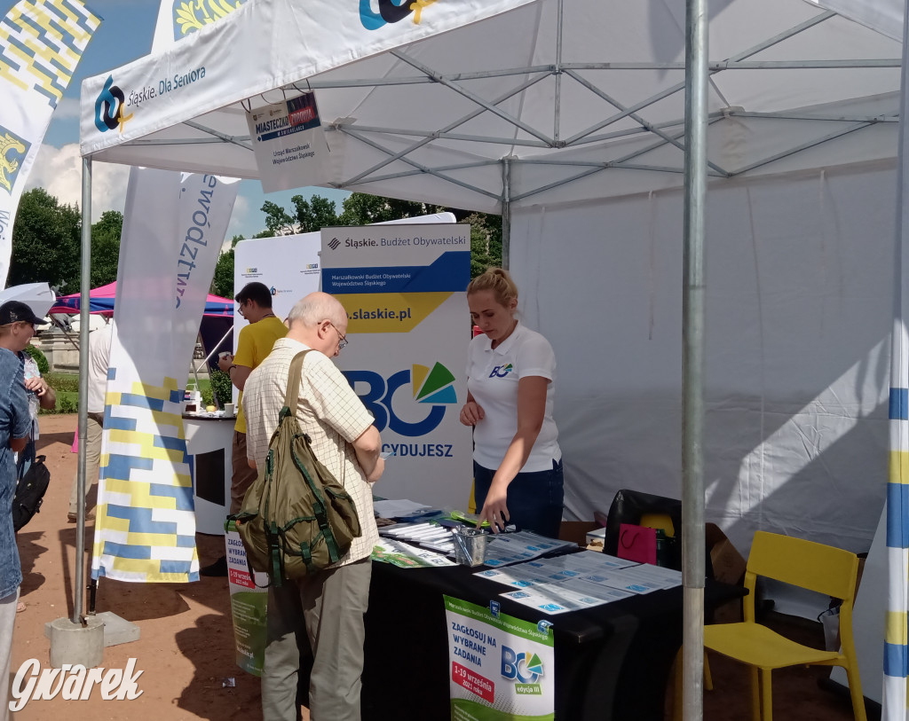 MIasteczko zdrowia w świerklanieckim parku