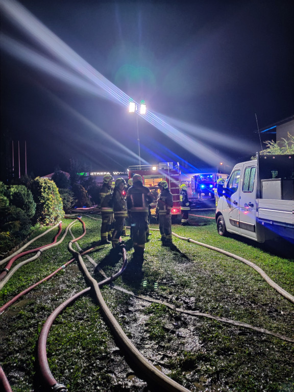 Woda wdziera się na posesje. Trzeba pompować