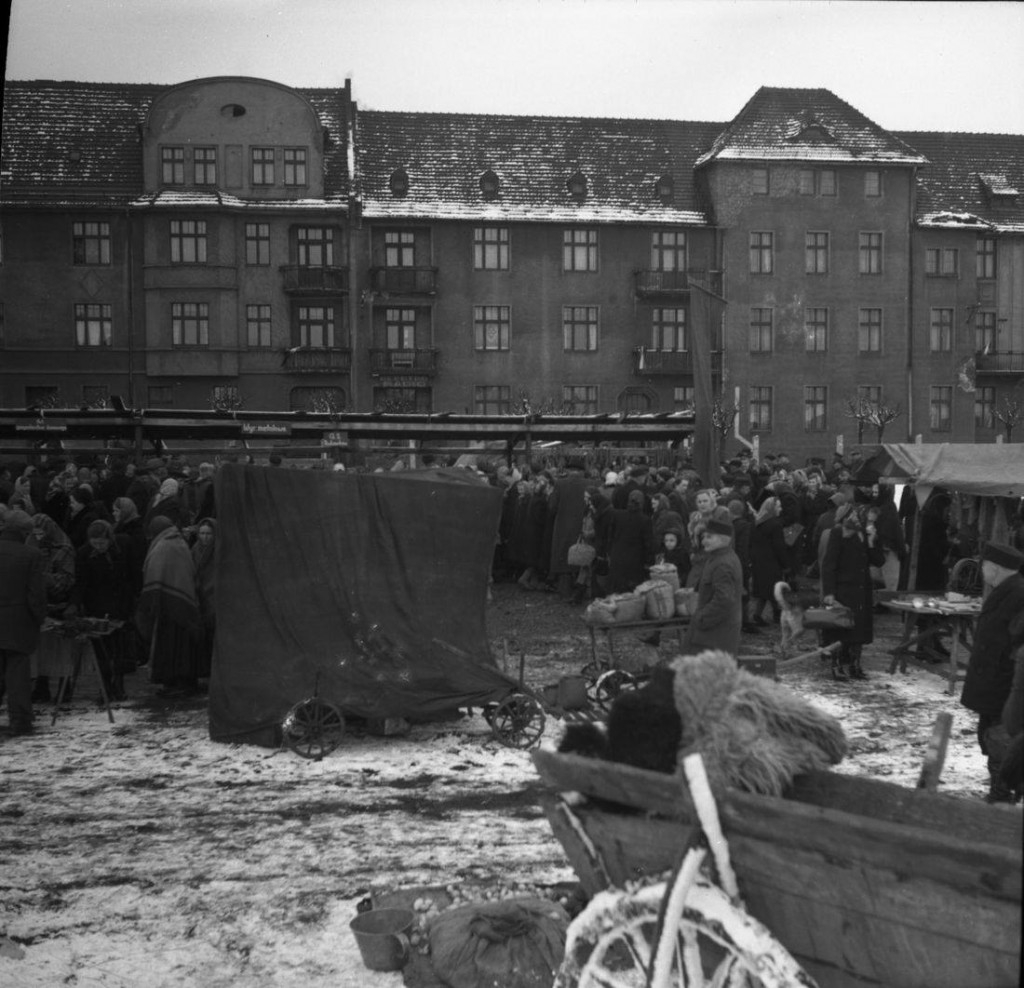 Tarnowskie Góry. Kto pamięta targ przy Sienkiewicza?