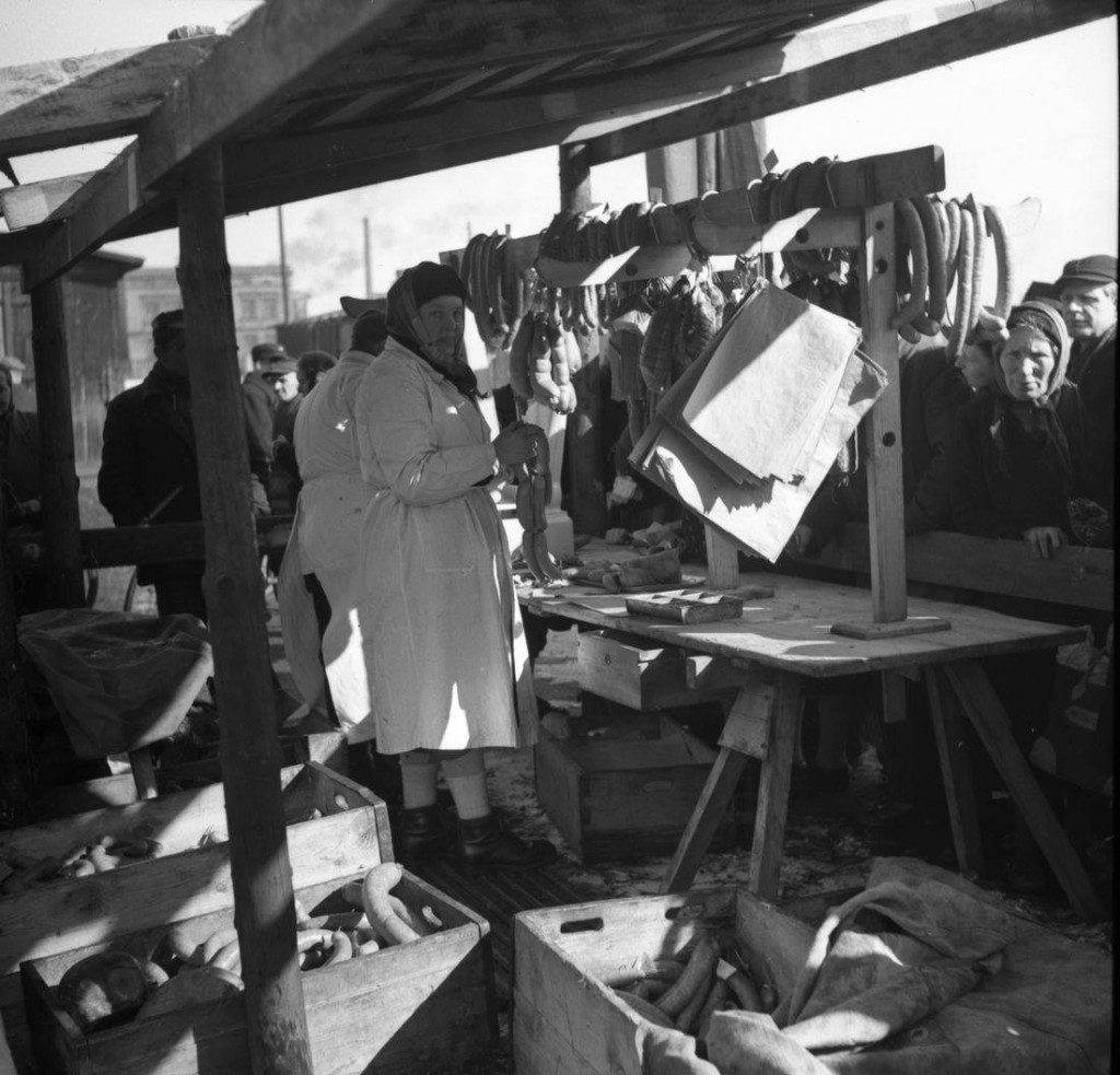 Tarnowskie Góry. Kto pamięta targ przy Sienkiewicza?