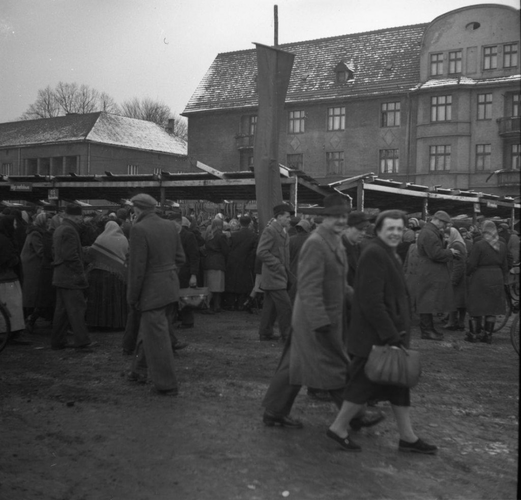 Tarnowskie Góry. Kto pamięta targ przy Sienkiewicza?