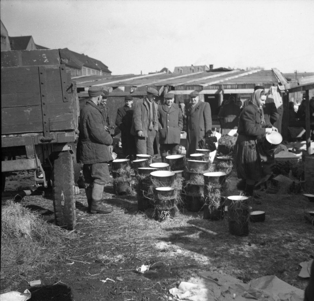 Tarnowskie Góry. Kto pamięta targ przy Sienkiewicza?