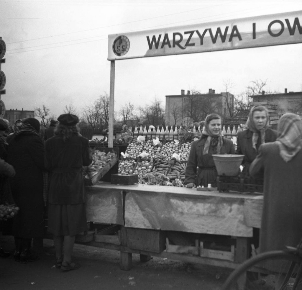 Tarnowskie Góry. Kto pamięta targ przy Sienkiewicza?
