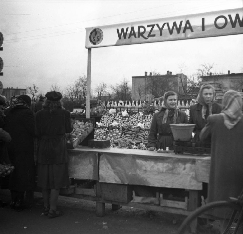 Tarnowskie Góry. Kto pamięta targ przy Sienkiewicza?