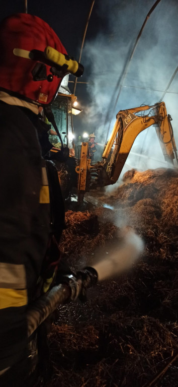 Pożar słomy przy stadninie. Akcja trwała 8 godzin