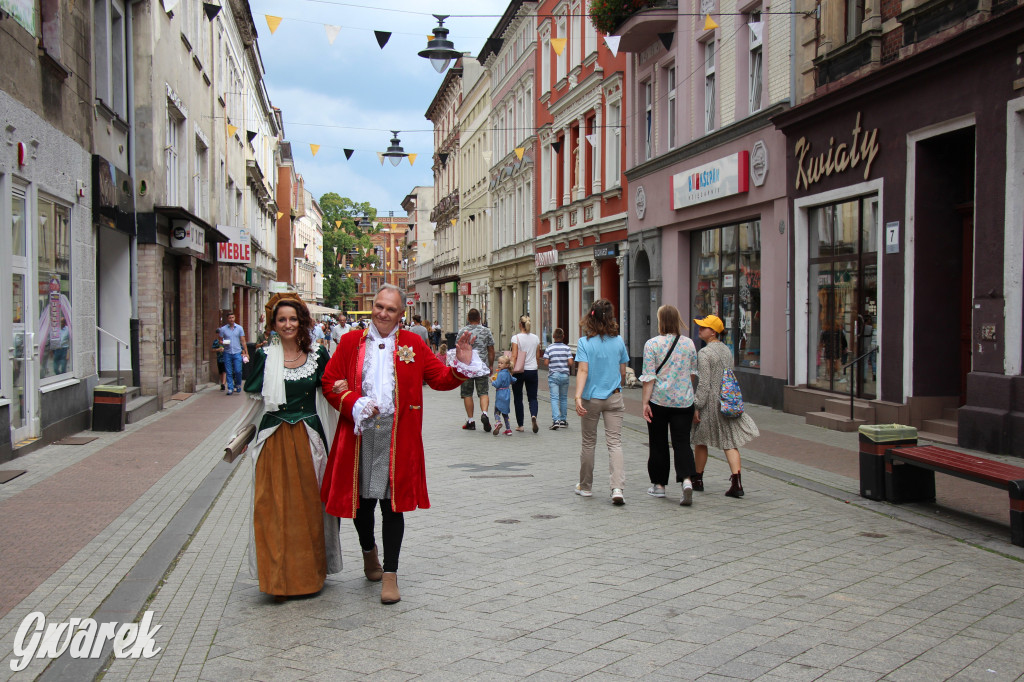 Selfie z Sobieskim zamiast historycznego pochodu