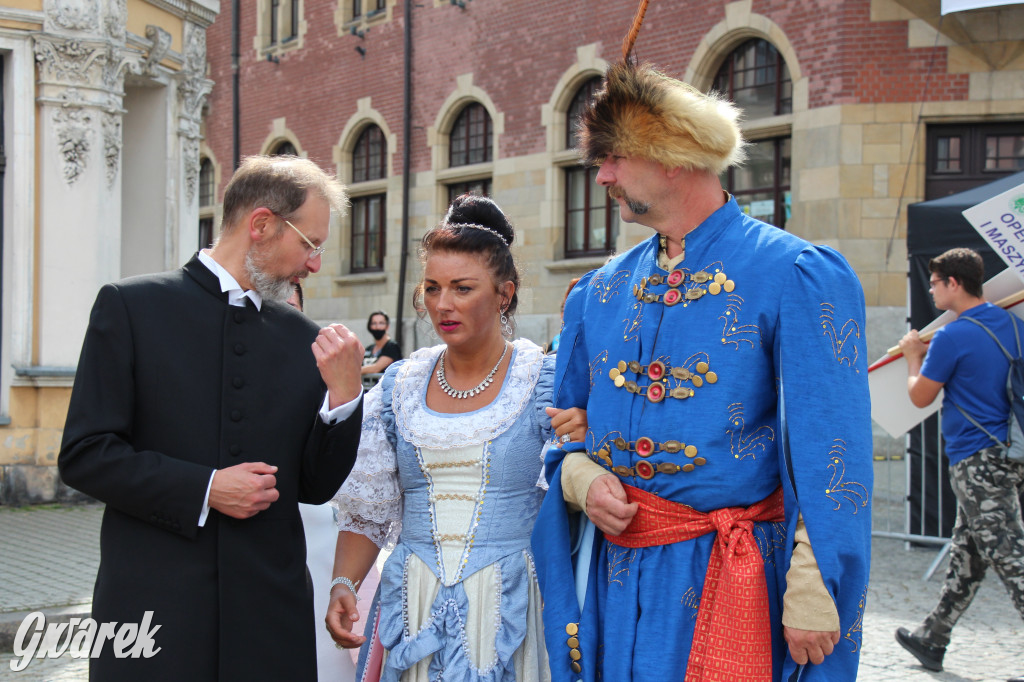 Selfie z Sobieskim zamiast historycznego pochodu