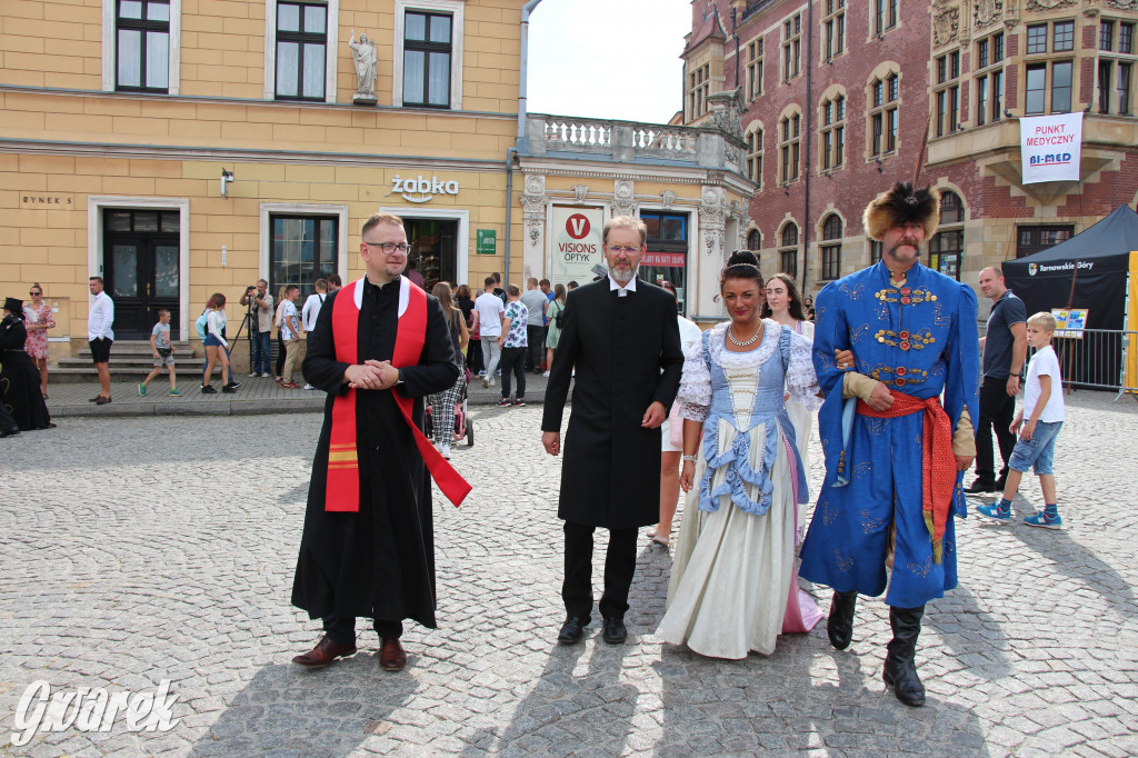 Selfie z Sobieskim zamiast historycznego pochodu