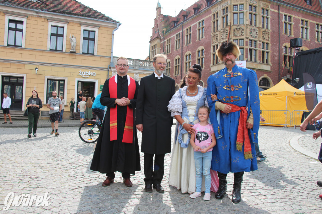 Selfie z Sobieskim zamiast historycznego pochodu