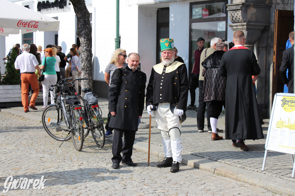 Selfie z Sobieskim zamiast historycznego pochodu