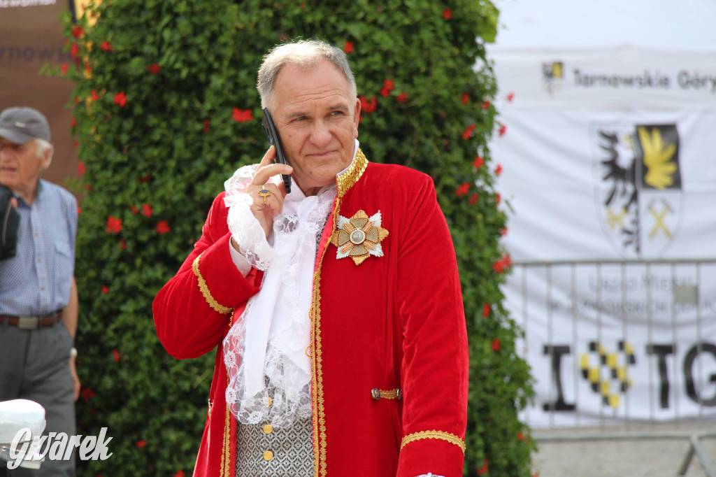 Selfie z Sobieskim zamiast historycznego pochodu