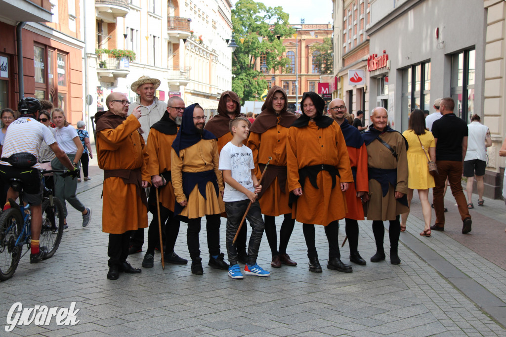 Selfie z Sobieskim zamiast historycznego pochodu