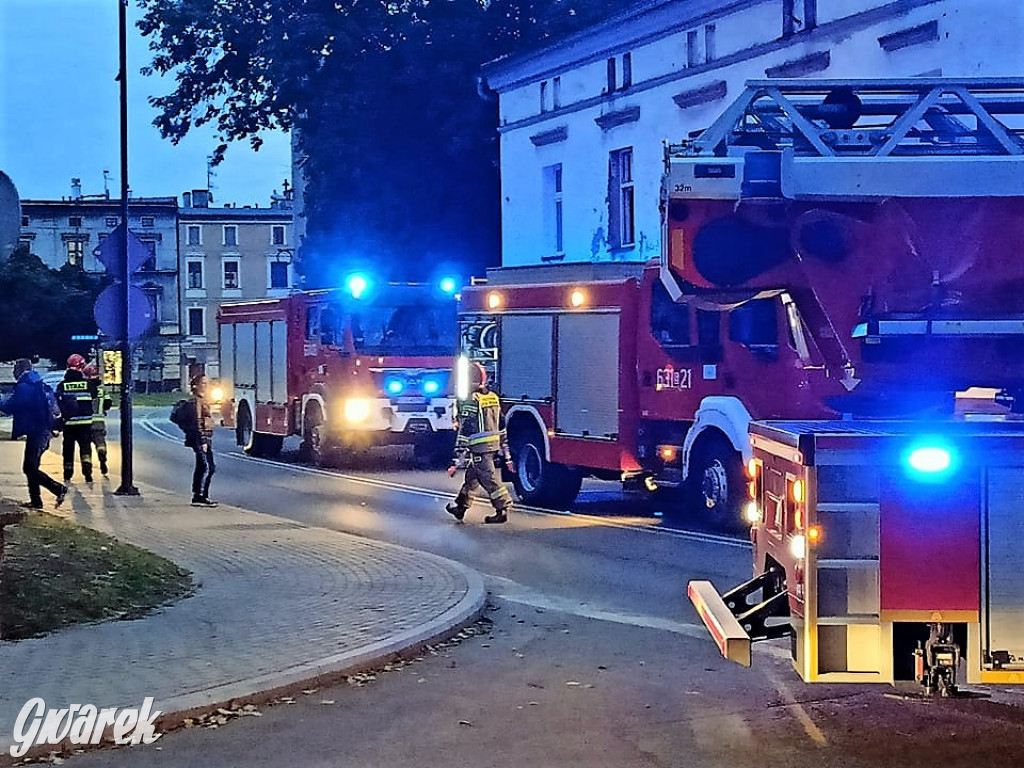 Tarnowskie Góry. Z okna wydobywał się dym