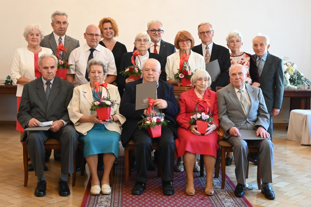 Platynowe i diamentowe małżeńskie pary