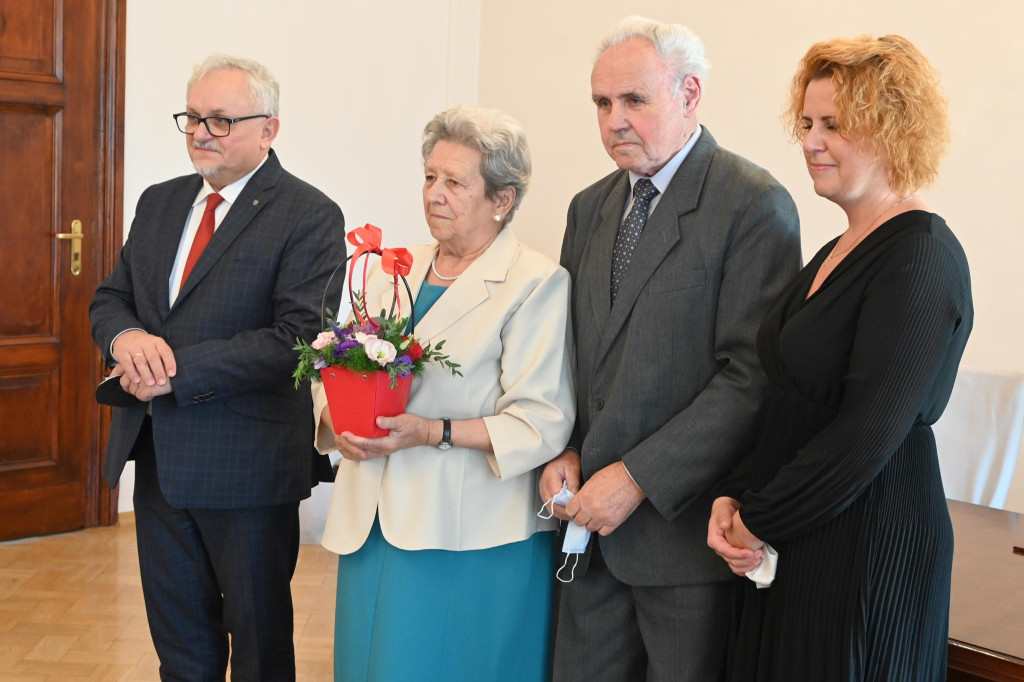 Platynowe i diamentowe małżeńskie pary