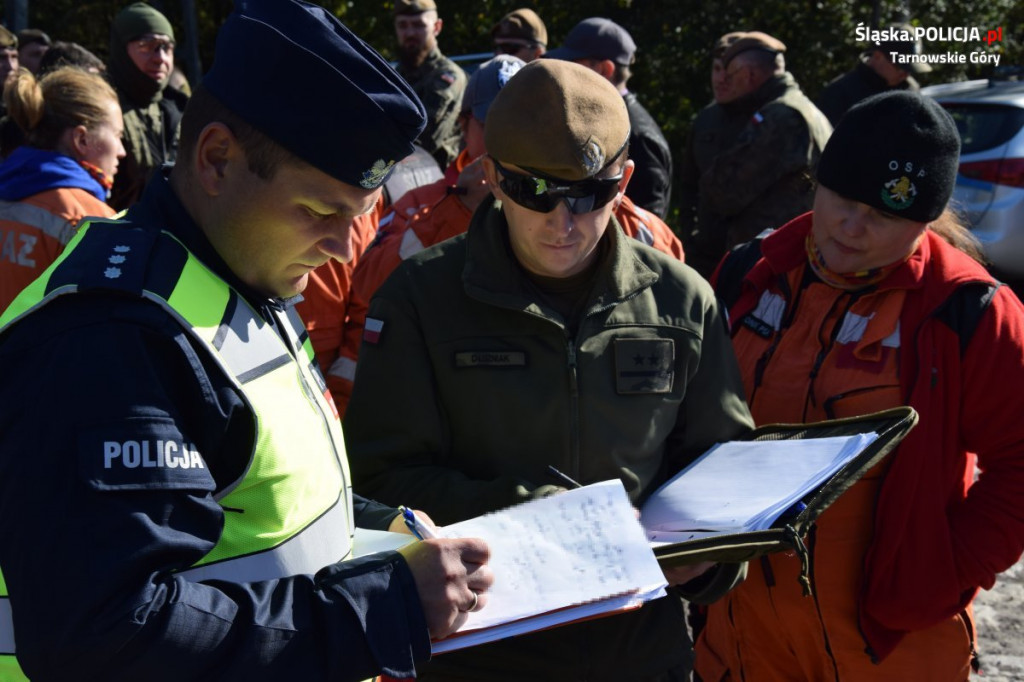 Straż, psy, policja, dron, quady, GOPR. Co działo się w lesie?