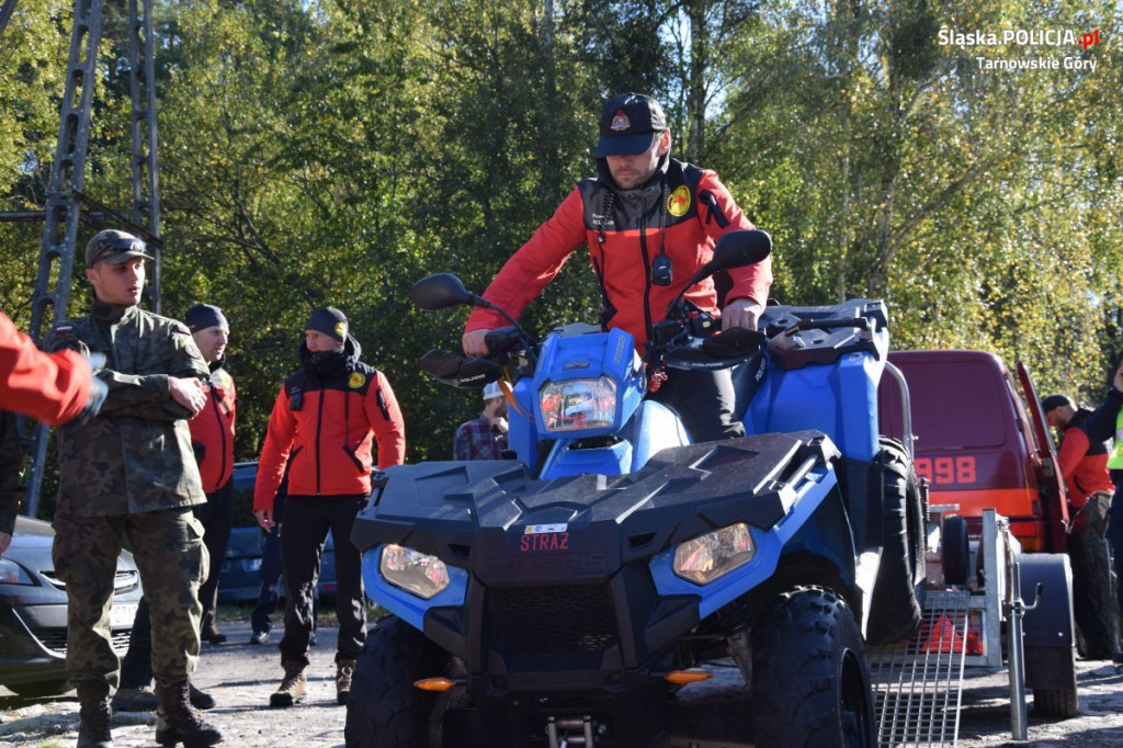 Straż, psy, policja, dron, quady, GOPR. Co działo się w lesie?