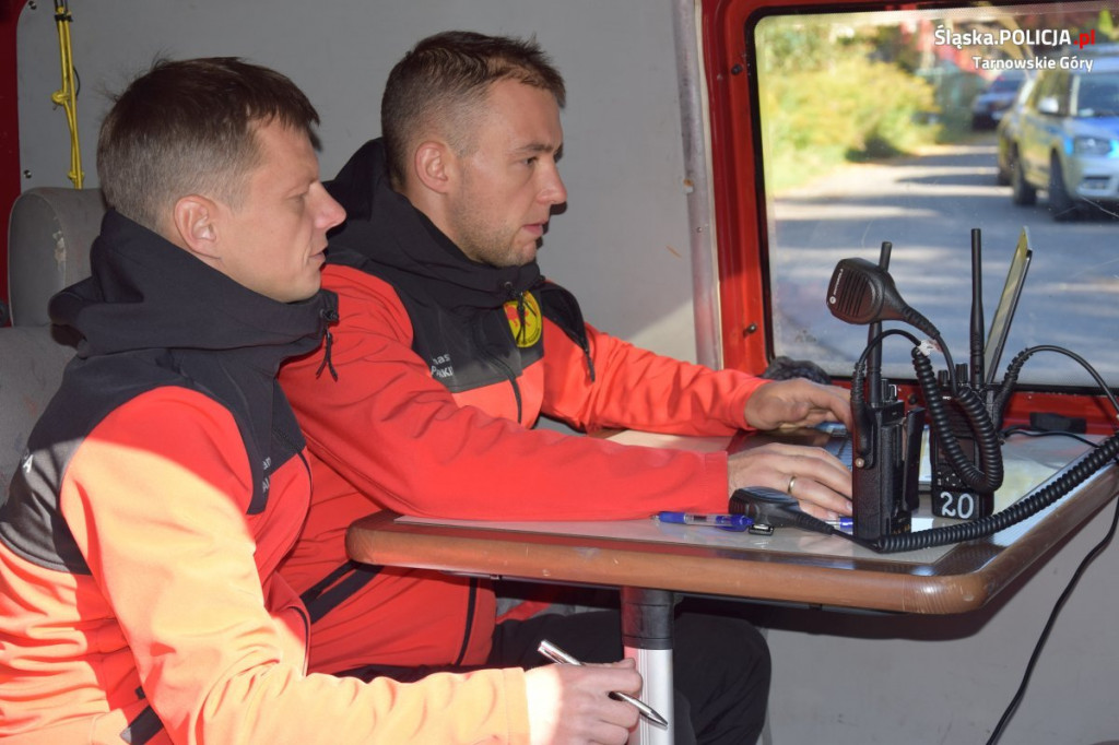 Straż, psy, policja, dron, quady, GOPR. Co działo się w lesie?