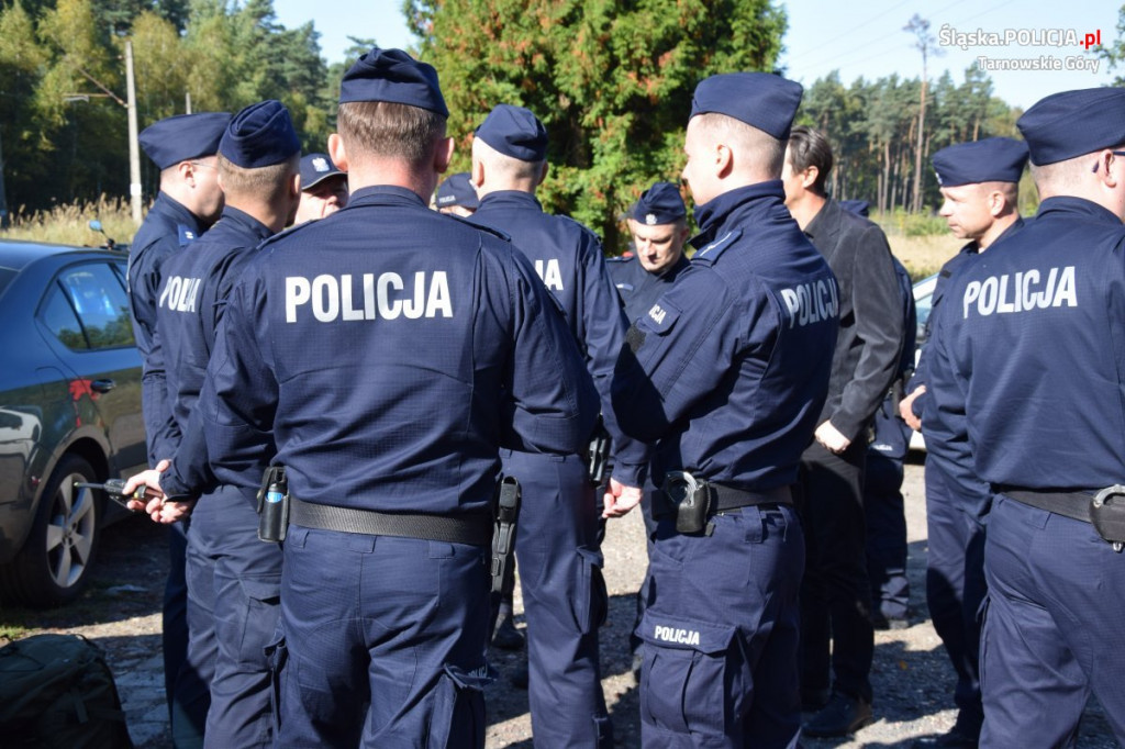 Straż, psy, policja, dron, quady, GOPR. Co działo się w lesie?