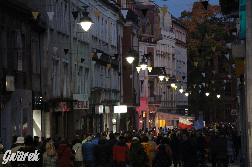 Protest na rynku. Szlaban dla PiS, zostajemy w UE