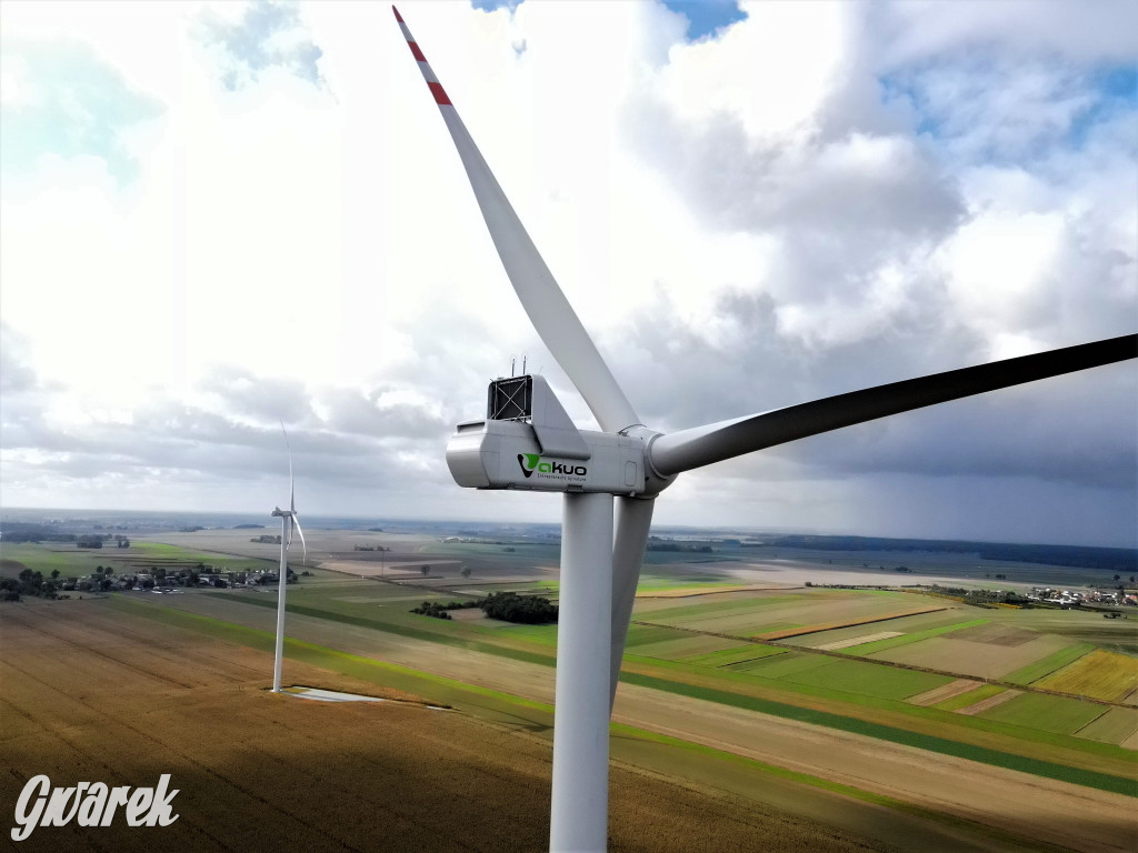 Tarnowskie Góry i wiatraki na horyzoncie