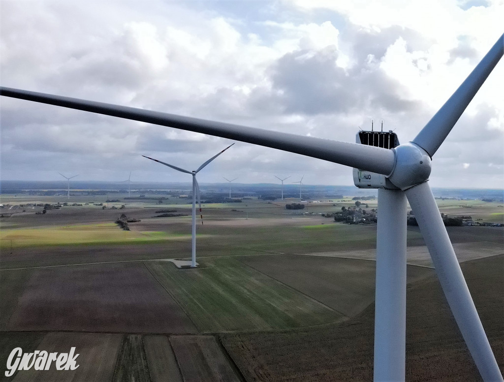 Tarnowskie Góry i wiatraki na horyzoncie
