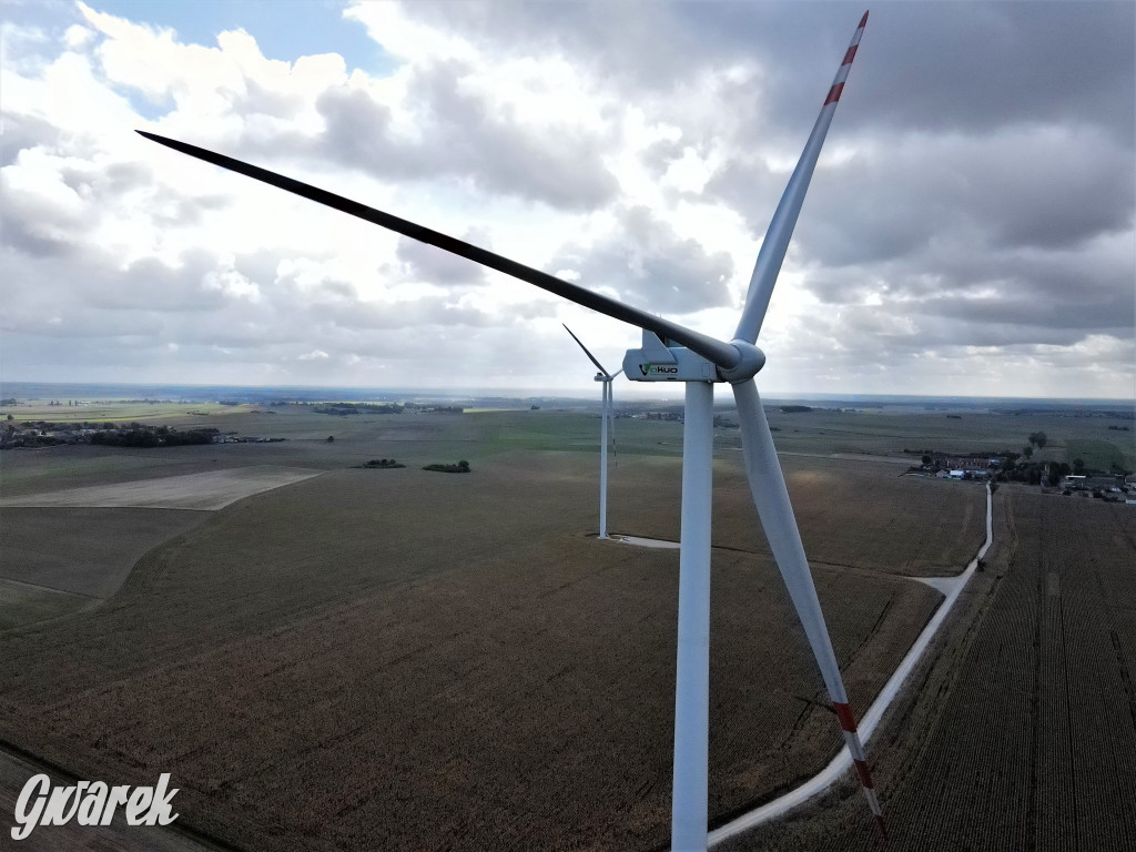 Tarnowskie Góry i wiatraki na horyzoncie