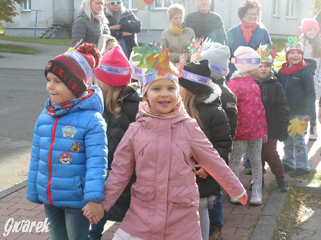 Osada Jana. Sadzenie drzew na skwerze przy Fiołków
